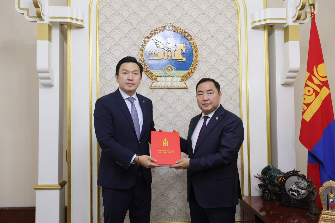 Тэргүүн шадар сайд Н.Учрал Монгол Улсыг 2026-2030 онд хөгжүүлэх таван жилийн үндсэн чиглэлийг УИХ-д өргөн мэдүүллээ